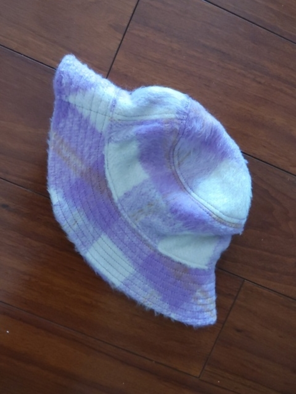 💥NWOT💥Soft Lavender & White Bucket Hat